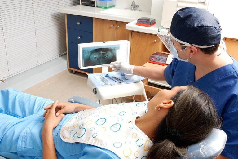 Czy już wiesz gdzie sprawisz sobie dobre implanty dentystyczne?