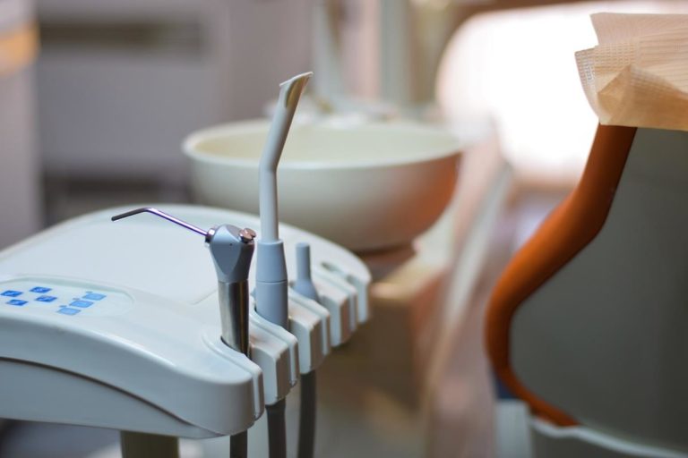 Jak przygotować się do wizyty ortodontycznej w czasie pandemii?