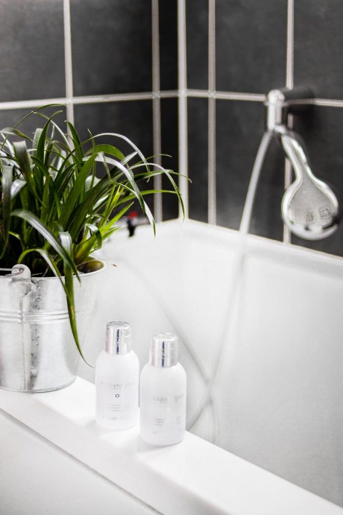 Nowoczesne instalacje sanitarne - klucz do komfortu i higieny w twoim domu!