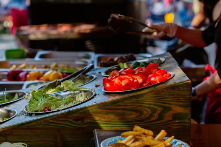 Sprzęt gastronomiczny niezbędny w food trucku