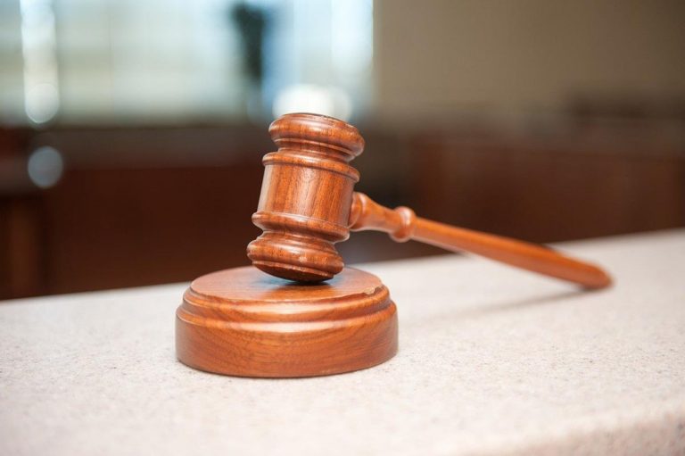 Obsługa prawna firm – dlaczego warto korzystać z pomocy prawnika