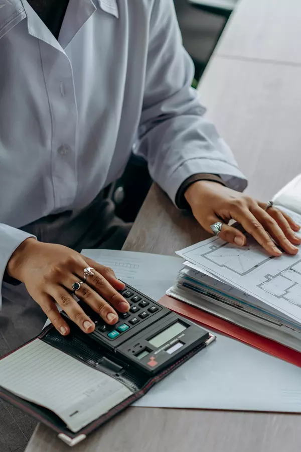 Outsourcing księgowości: jak biuro rachunkowe wspiera rozwój firmy?